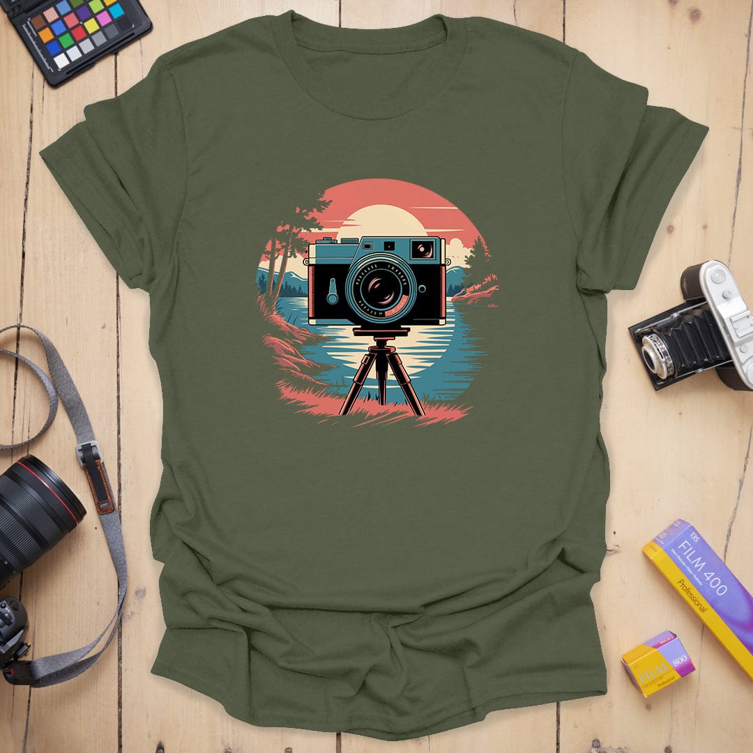T-Shirt With Vintage Camera Sunset Landscape Graphic