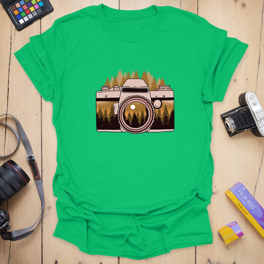 T-Shirt With Vintage Camera And Mountain Adventure Design