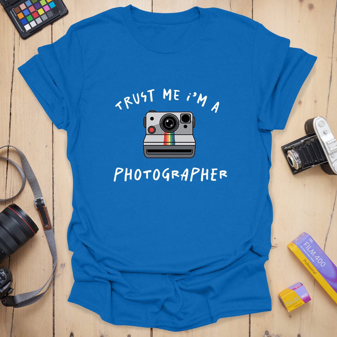 T-Shirt With Retro Camera Graphic and Photographer Humor