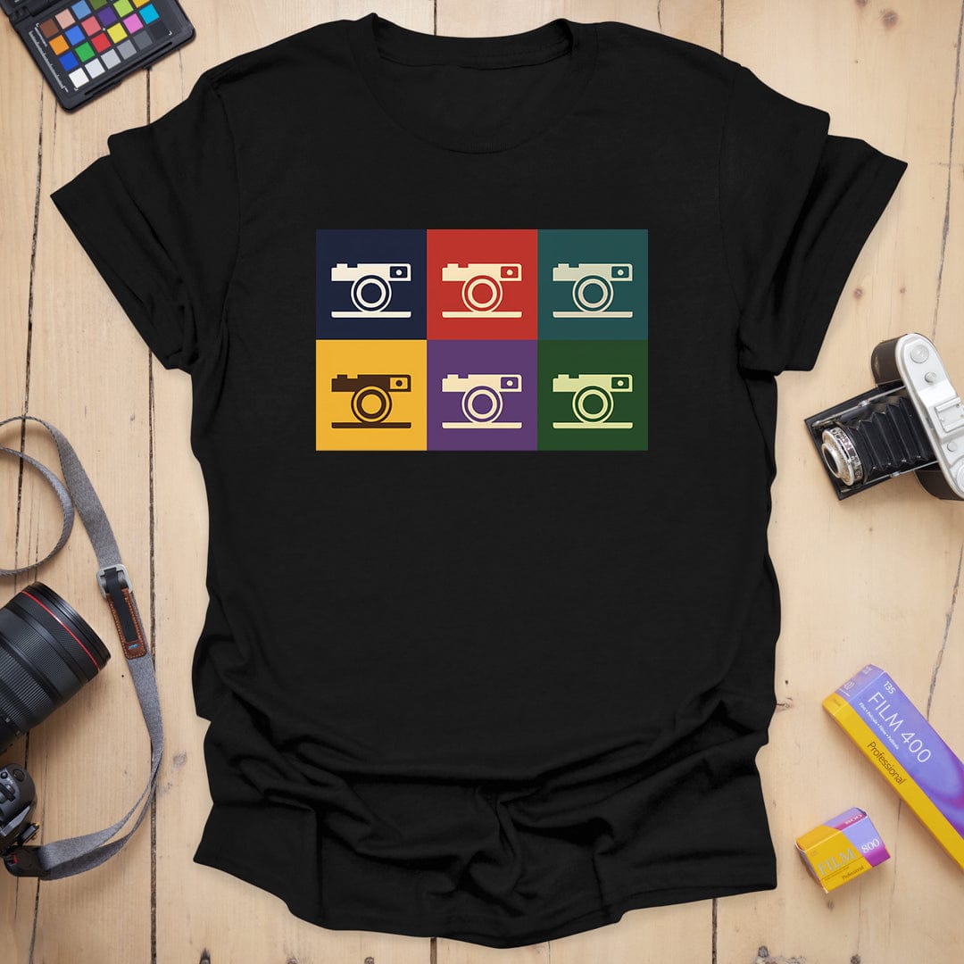 T-Shirt With Retro Camera Grid Pop Art Design