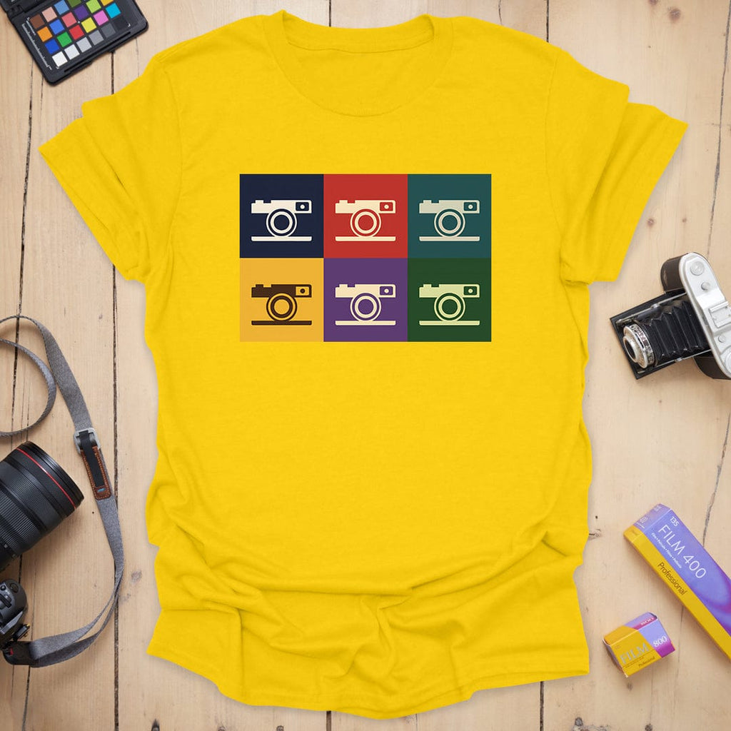 T-Shirt With Retro Camera Grid Pop Art Design