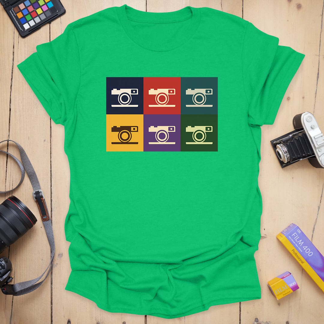 T-Shirt With Retro Camera Grid Pop Art Design