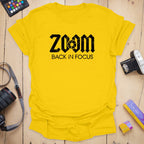 T-Shirt With Zoom Back in Focus Graphic