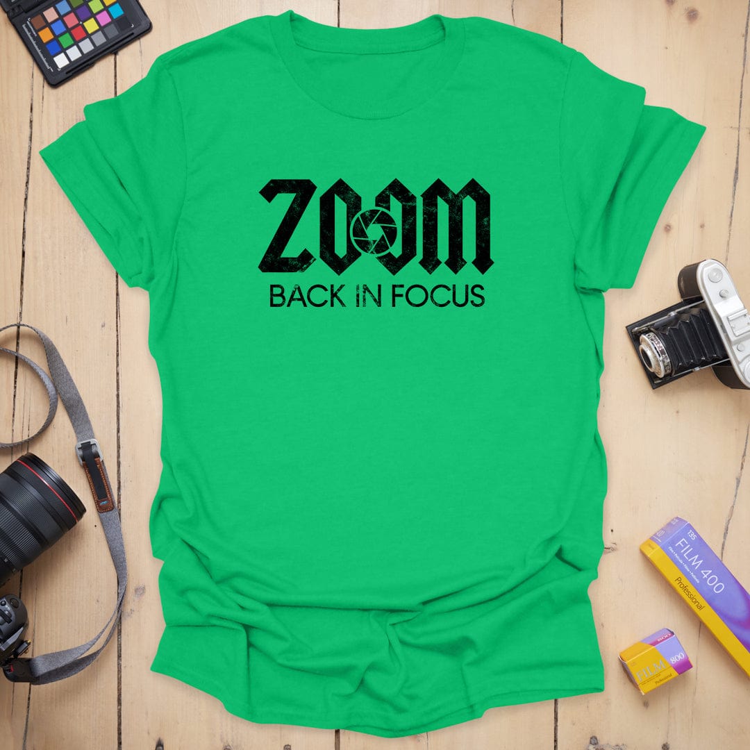 T-Shirt With Zoom Back in Focus Graphic
