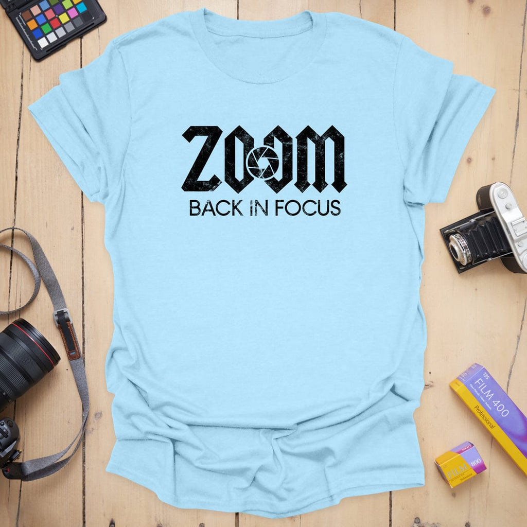 T-Shirt With Zoom Back in Focus Graphic