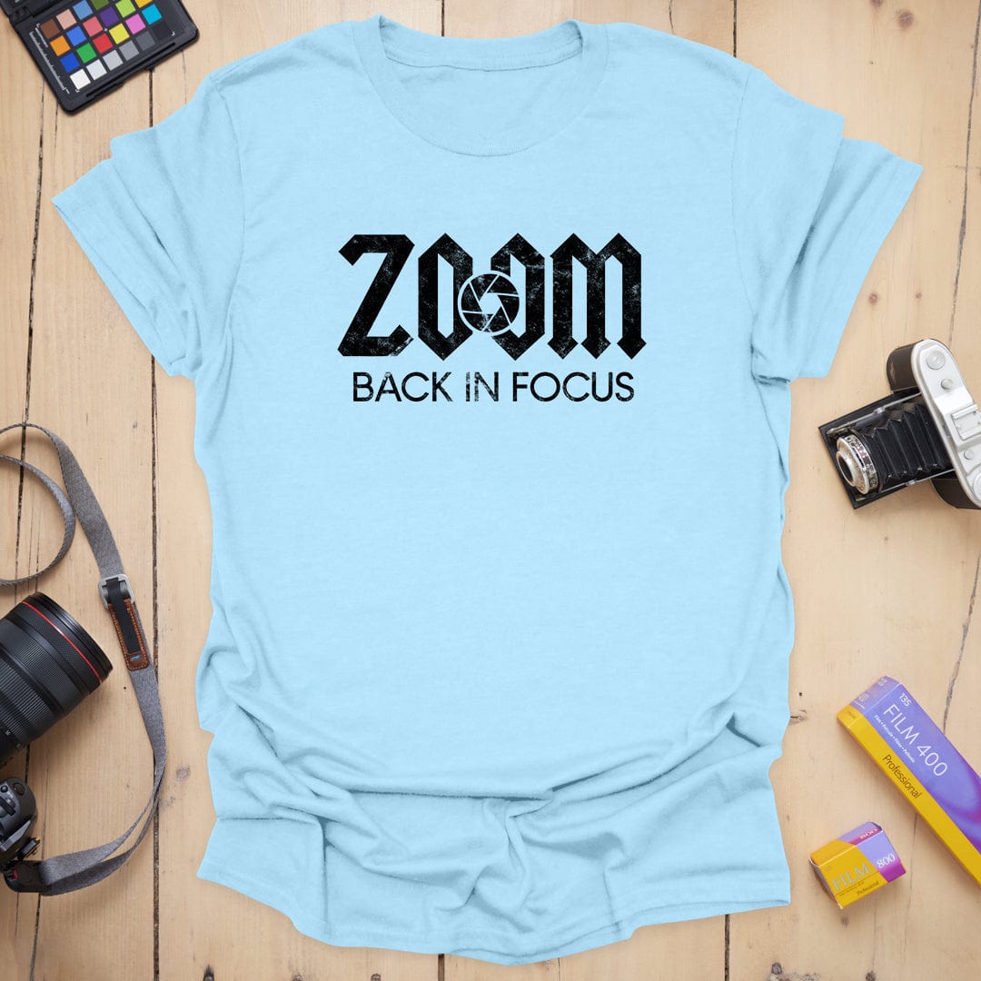 T-Shirt With Zoom Back in Focus Graphic