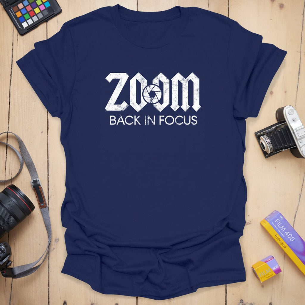 T-Shirt With Zoom Back in Focus Graphic
